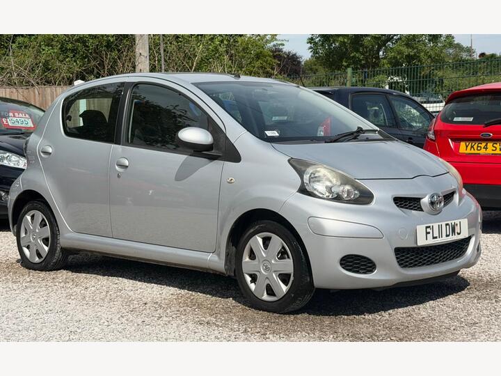 Toyota AYGO 1.0 VVT-i Ice Euro 5 5dr