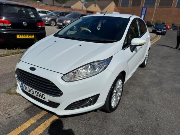 Ford Fiesta 1.6 Titanium Powershift Euro 5 5dr