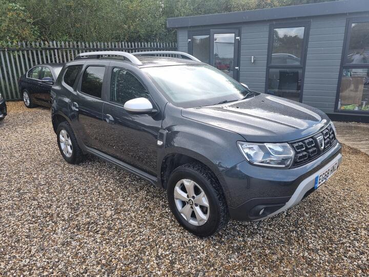 Dacia Duster 1.6 SCe Comfort Euro 6 (s/s) 5dr Dacia Duster 1.6 SCe Comfort Euro 6 (s/s) 5dr