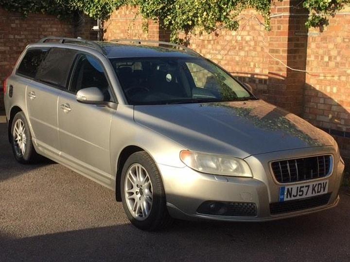 Volvo V70 2.4D SE Euro 4 5dr