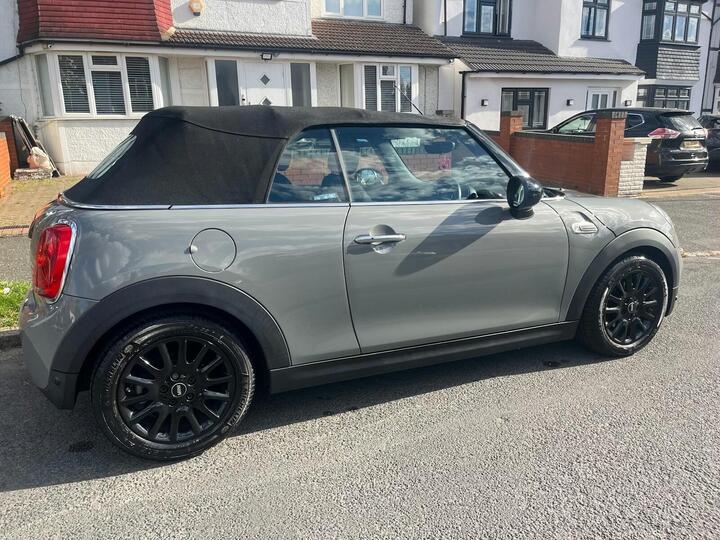 MINI Convertible 1.5 Cooper Auto Euro 6 (s/s) 2dr