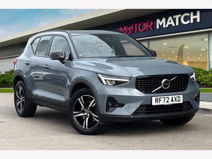 Volvo XC40 2.0 B3 MHEV Plus Dark DCT Auto Euro 6 (s/s) 5dr
