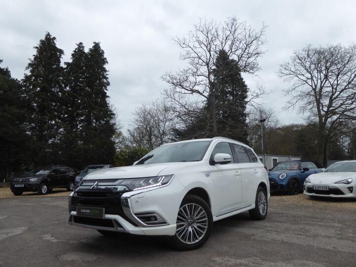 Mitsubishi Outlander 2.4h TwinMotor 13.8kWh 4hs CVT 4WD Euro 6 (s/s) 5dr