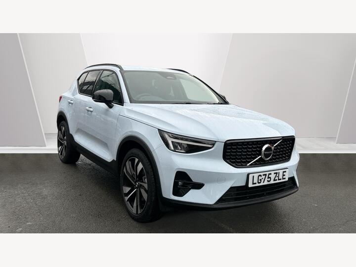 Volvo XC40 2.0 B4 MHEV Plus DCT Auto Euro 6 (s/s) 5dr