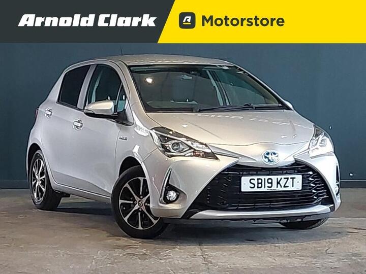 Toyota Yaris 1.5 VVT-h Icon Tech E-CVT Euro 6 (s/s) 5dr