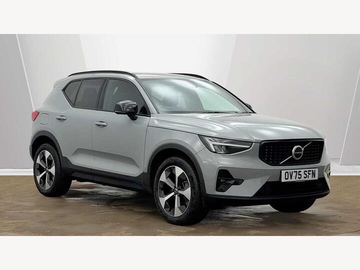 Volvo XC40 2.0 B4 MHEV Plus Dark DCT Auto Euro 6 (s/s) 5dr