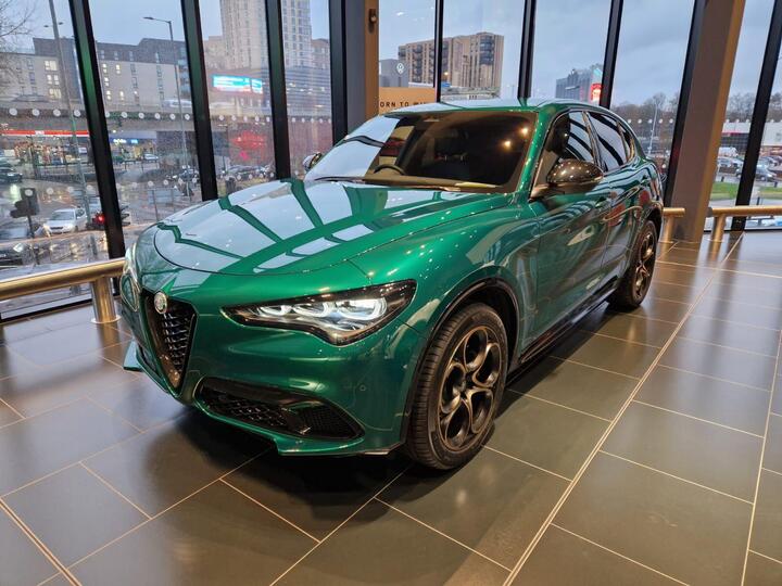 Alfa Romeo Stelvio 2.0T Intensa Auto Q4 AWD Euro 6 (s/s) 5dr