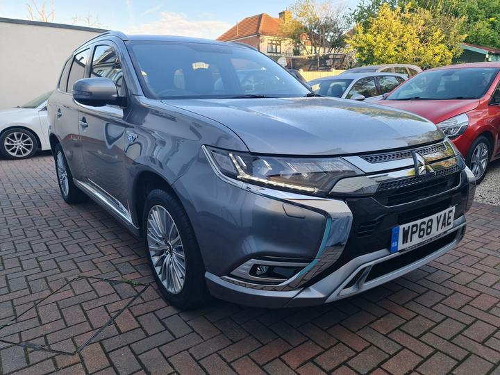 Mitsubishi Outlander 2.4h TwinMotor 13.8kWh 4h CVT 4WD Euro 6 (s/s) 5dr