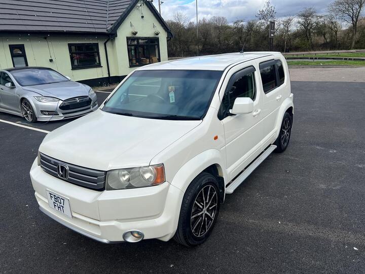 Honda Crossroad 2.0 I-VTEC RT3  7-Seater SUV