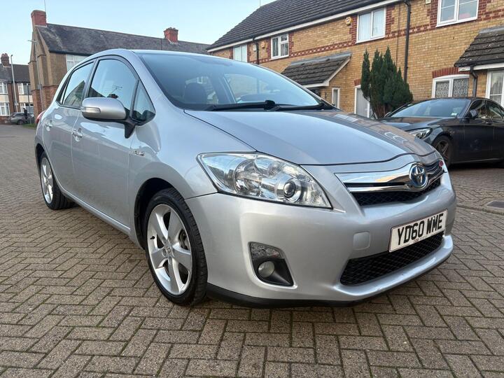 Toyota Auris 1.8 VVT-h T Spirit CVT Euro 5 (s/s) 5dr Toyota Auris 1.8 VVT-h T Spirit CVT Euro 5 (s/s) 5dr