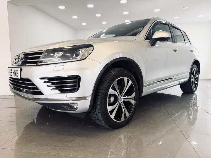 Volkswagen TOUAREG DIESEL ESTATE 3.0 TDI V6 BlueMotion Tech R-Line Tiptronic 4WD Euro 6 (s/s) 5dr