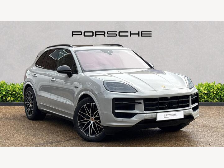 Porsche CAYENNE 3.0 V6 E-Hybrid 25.9kWh Black Edition TiptronicS 4WD Euro 6 (s/s) 5dr Porsche CAYENNE 3.0 V6 E-Hybrid 25.9kWh Black Edition TiptronicS 4WD Euro 6 (s/s) 5dr