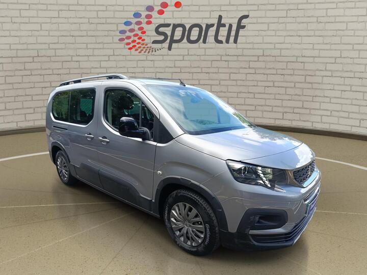 Peugeot E-Rifter 50kWh Allure Long MPV Auto 5dr (7.4kW Charger) Peugeot E-Rifter 50kWh Allure Long MPV Auto 5dr (7.4kW Charger)