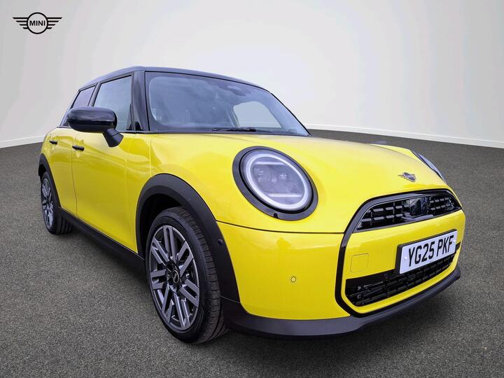 MINI Cooper 1.5C Classic Steptronic Euro 6 (s/s) 5dr