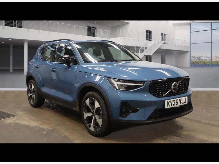 Volvo XC40 2.0 B4 MHEV Plus DCT Auto Euro 6 (s/s) 5dr