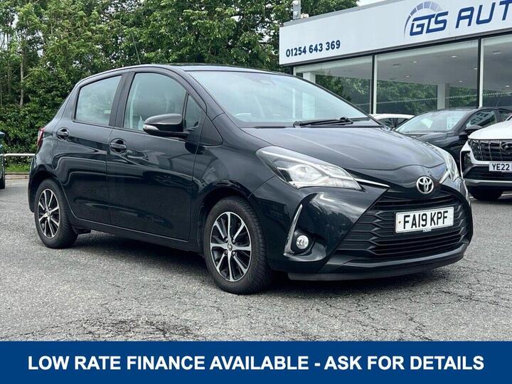 Toyota YARIS 1.5 VVT-i Icon Tech Euro 6 5dr