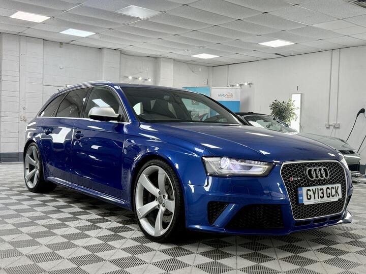 Audi RS4 AVANT 4.2 FSI V8 S Tronic Quattro Euro 5 5dr Audi RS4 AVANT 4.2 FSI V8 S Tronic Quattro Euro 5 5dr