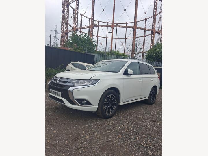 Mitsubishi Outlander 2.0h 12kWh 4h CVT 4WD Euro 6 (s/s) 5dr Mitsubishi Outlander 2.0h 12kWh 4h CVT 4WD Euro 6 (s/s) 5dr