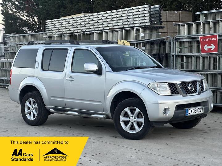 Nissan Pathfinder 2.5 TD Platinum 5dr Nissan Pathfinder 2.5 TD Platinum 5dr