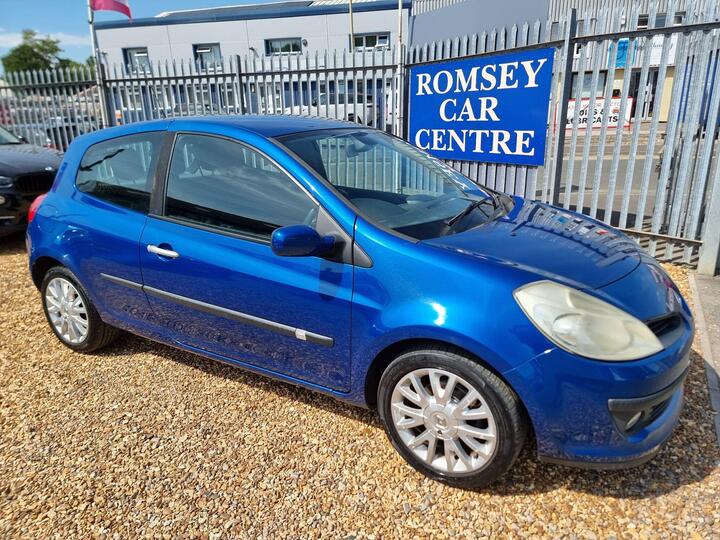 Renault Clio 1.2 16v Dynamique 3dr