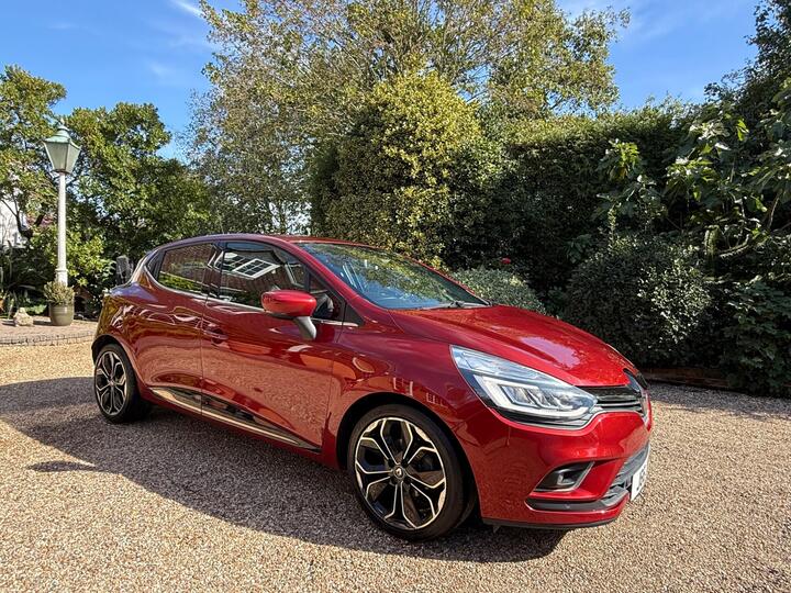 Renault Clio 1.5 DCi Dynamique S Nav EDC Euro 6 (s/s) 5dr Renault Clio 1.5 DCi Dynamique S Nav EDC Euro 6 (s/s) 5dr