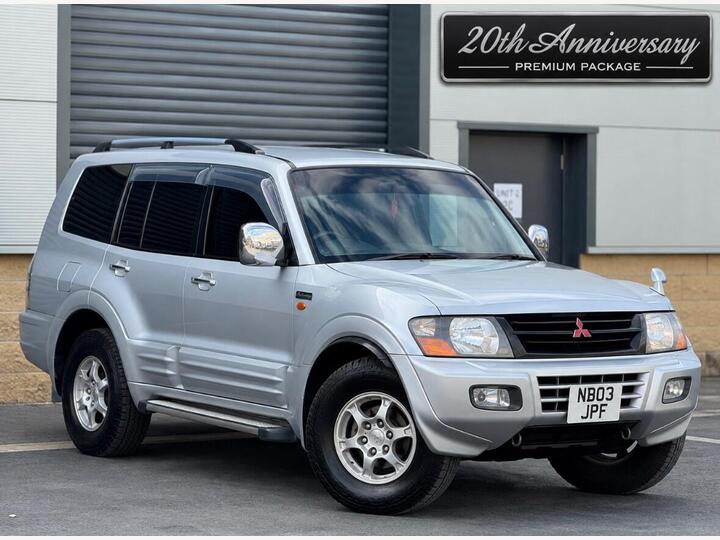 Mitsubishi Pajero 20th Anniversary Premium Package 3.5 GDI