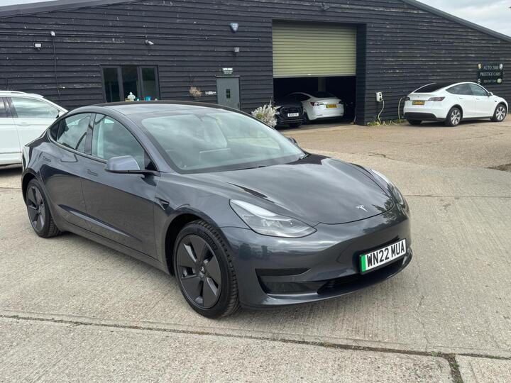 Tesla Model 3 Standard Range Plus Auto RWD 4dr