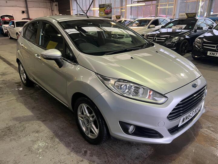 Ford Fiesta 1.0 Zetec Euro 5 (s/s) 5dr
