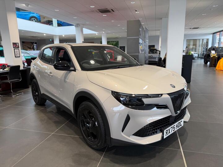 Alfa Romeo Junior 1.2 MHEV Ibrida E-DCT Euro 6 (s/s) 5dr