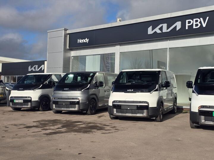 Kia PV5 Long Range 71.2kWh Plus Passenger MPV Auto 5dr