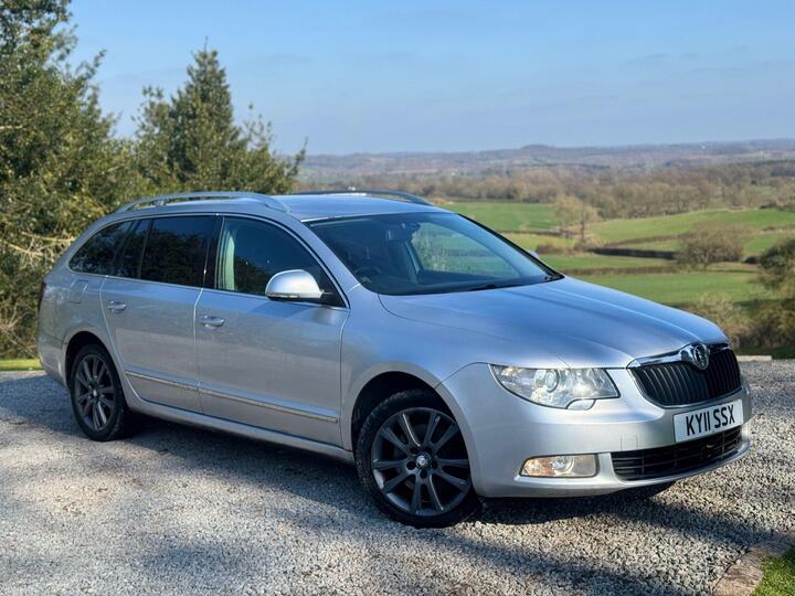 Skoda Superb 2.0 TDI Elegance DSG Euro 5 5dr