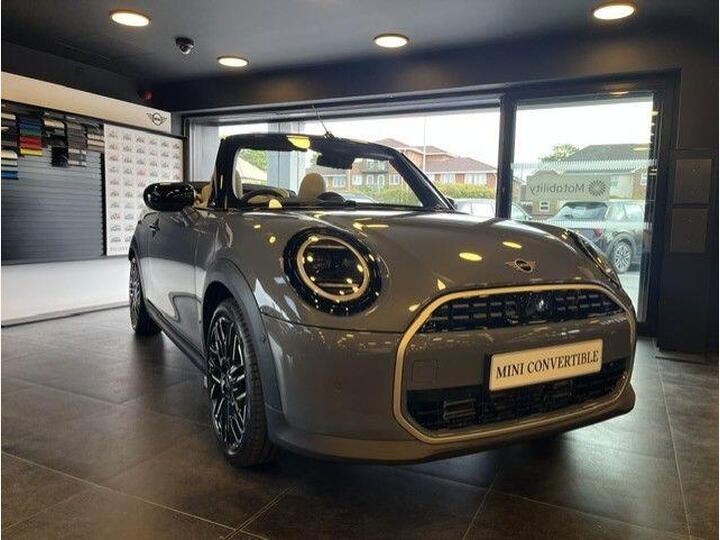 MINI Cooper Convertible 2.0C Exclusive Steptronic Euro 6 (s/s) 2dr