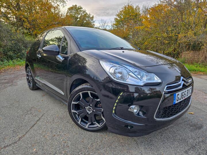 DS AUTOMOBILES DS 3 1.6 BlueHDi DStyle Euro 6 (s/s) 3dr DS AUTOMOBILES DS 3 1.6 BlueHDi DStyle Euro 6 (s/s) 3dr
