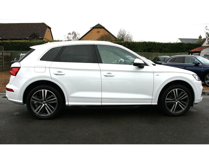 Audi Q5 2.0 TFSIe 55 S Line Competition S Tronic Quattro Euro 6 (s/s) 5dr 14.1kWh