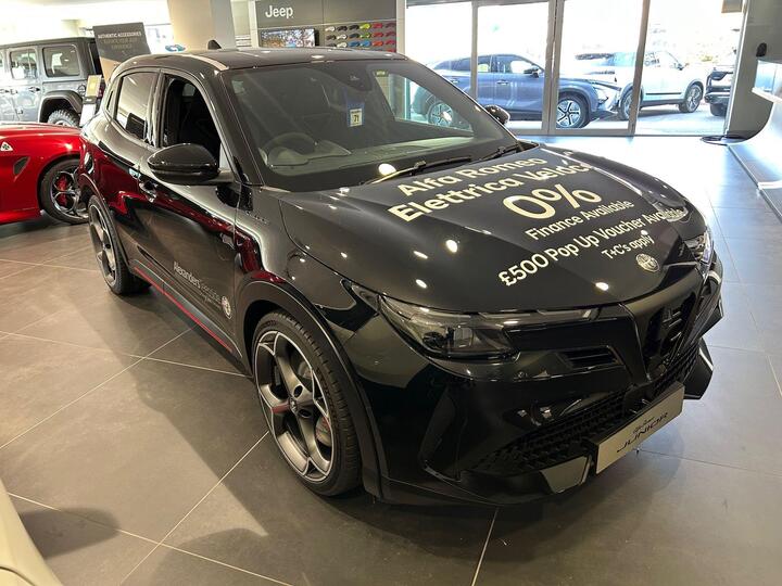 Alfa Romeo Junior 54kWh Elettrica Veloce Auto 5dr