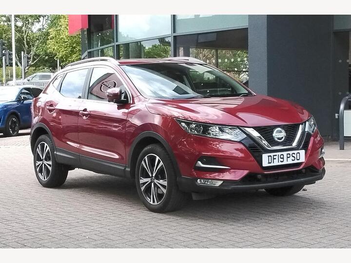 Nissan Qashqai 1.3 DIG-T N-Connecta Euro 6 (s/s) 5dr