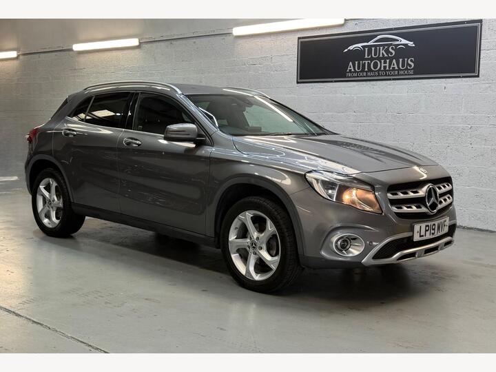 Mercedes-Benz GLA 1.6 GLA200 Sport (Executive) 7G-DCT Euro 6 (s/s) 5dr Mercedes-Benz GLA 1.6 GLA200 Sport (Executive) 7G-DCT Euro 6 (s/s) 5dr