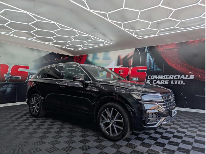 Volkswagen TOUAREG 3.0 TDI V6 R-Line Tiptronic 4Motion Euro 6 (s/s) 5dr