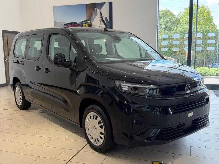 Vauxhall Combo Life Electric 52kWh Design XL MPV Auto 5dr (7.4kW Charger)