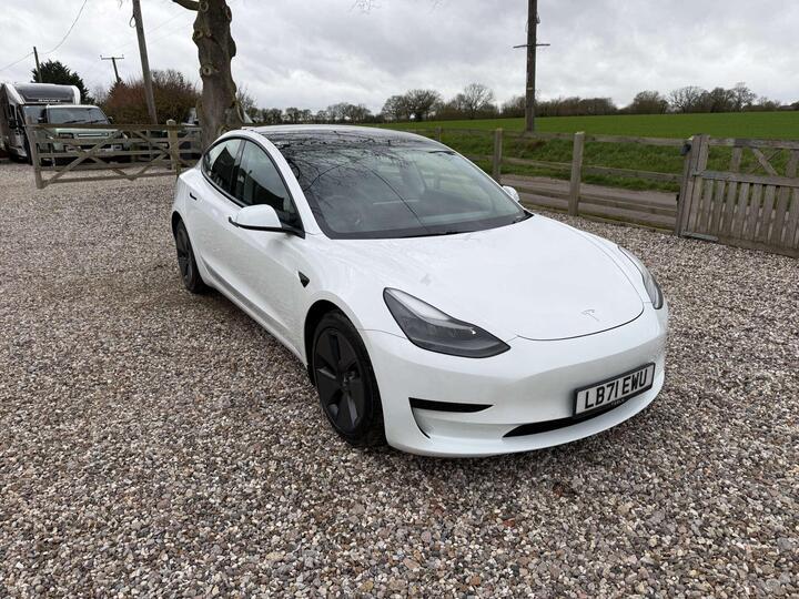 Tesla MODEL 3 Standard Range Plus Auto RWD 4dr Tesla MODEL 3 Standard Range Plus Auto RWD 4dr