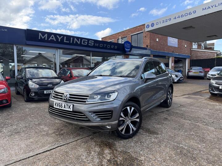 Volkswagen Touareg 3.0 TDI V6 BlueMotion Tech R-Line Tiptronic 4WD Euro 6 (s/s) 5dr