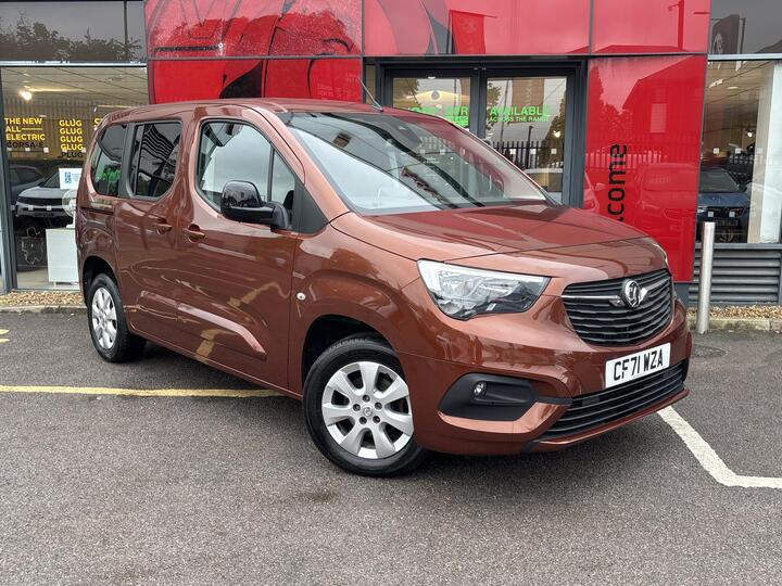 Vauxhall Combo Life 1.5 Turbo D SE Euro 6 (s/s) 5dr Vauxhall Combo Life 1.5 Turbo D SE Euro 6 (s/s) 5dr