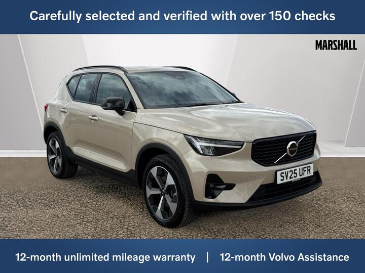 Volvo XC40 2.0 B4 MHEV Plus Dark DCT Auto Euro 6 (s/s) 5dr