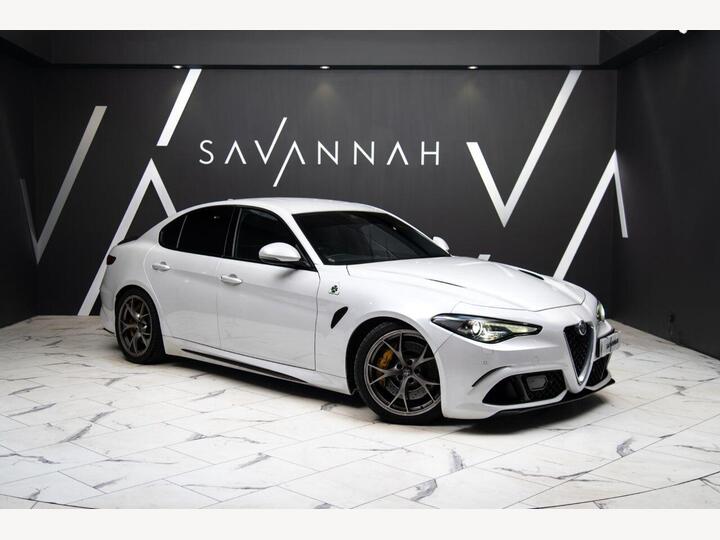 Alfa Romeo GIULIA 2.9 V6 Bi-Turbo Quadrifoglio Auto Euro 6 (s/s) 4dr Alfa Romeo GIULIA 2.9 V6 Bi-Turbo Quadrifoglio Auto Euro 6 (s/s) 4dr