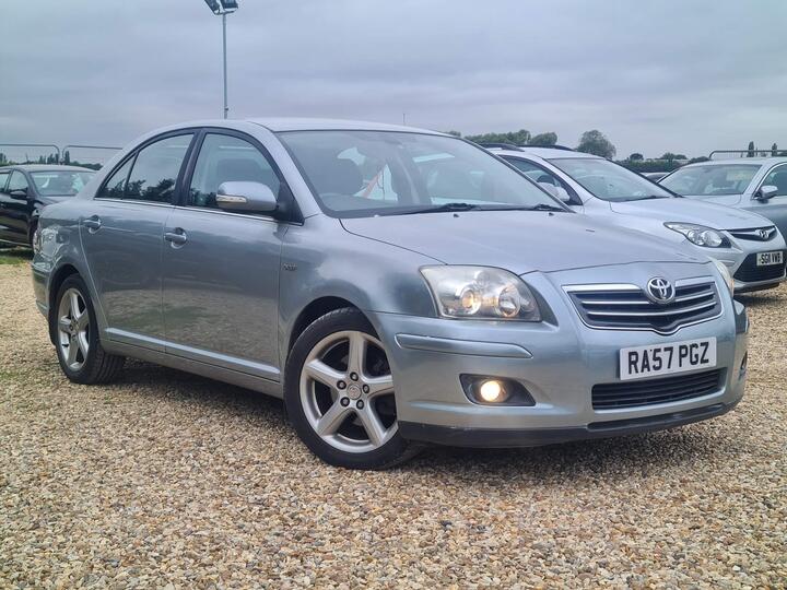 Toyota Avensis 2.2 D-4D T180 4dr