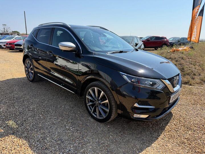 Nissan QASHQAI 1.3 DIG-T Tekna+ Euro 6 (s/s) 5dr