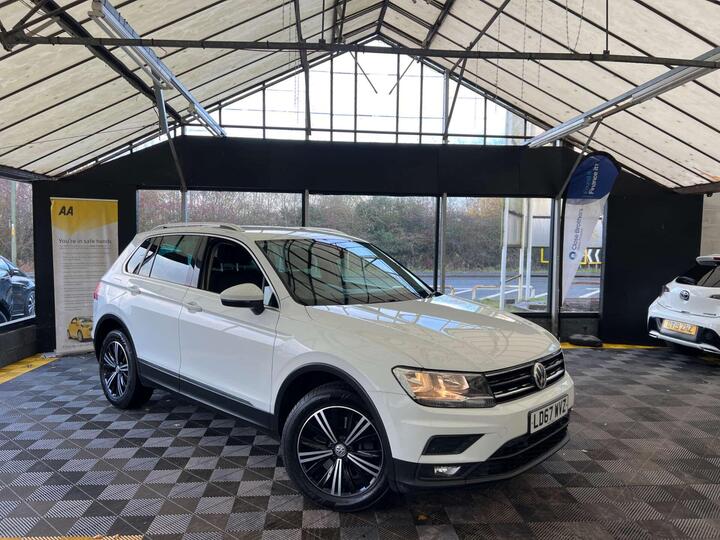 Volkswagen TIGUAN 2.0 TDI SE DSG 4Motion Euro 6 (s/s) 5dr Volkswagen TIGUAN 2.0 TDI SE DSG 4Motion Euro 6 (s/s) 5dr