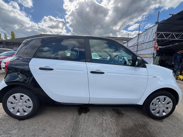 Smart Forfour 1.0 Pure Euro 6 (s/s) 5dr Smart Forfour 1.0 Pure Euro 6 (s/s) 5dr