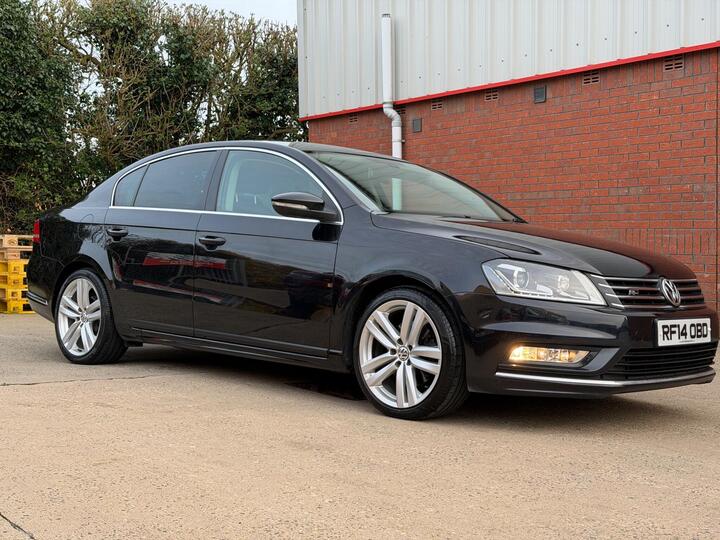 Volkswagen Passat 1.6 TDI BlueMotion Tech R-Line Euro 5 (s/s) 4dr Volkswagen Passat 1.6 TDI BlueMotion Tech R-Line Euro 5 (s/s) 4dr