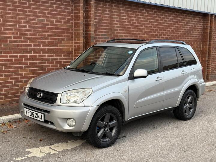 Toyota RAV4 2.0 VVT-i XT-R 4WD 5dr Toyota RAV4 2.0 VVT-i XT-R 4WD 5dr